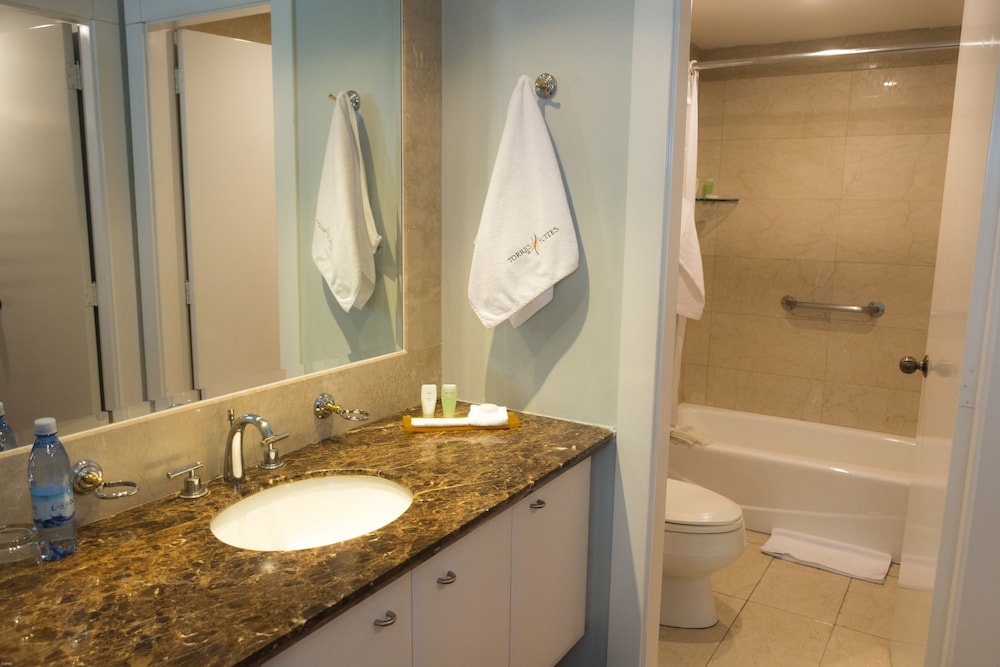 Torres de Suites by InAmazonas