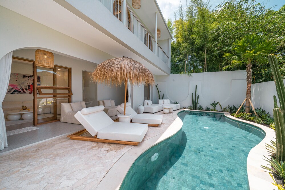 Villa Hawk
