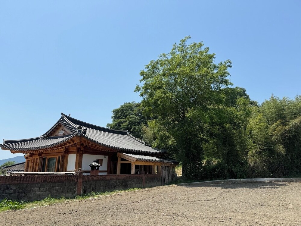 Jukrokjungsa hanokstay