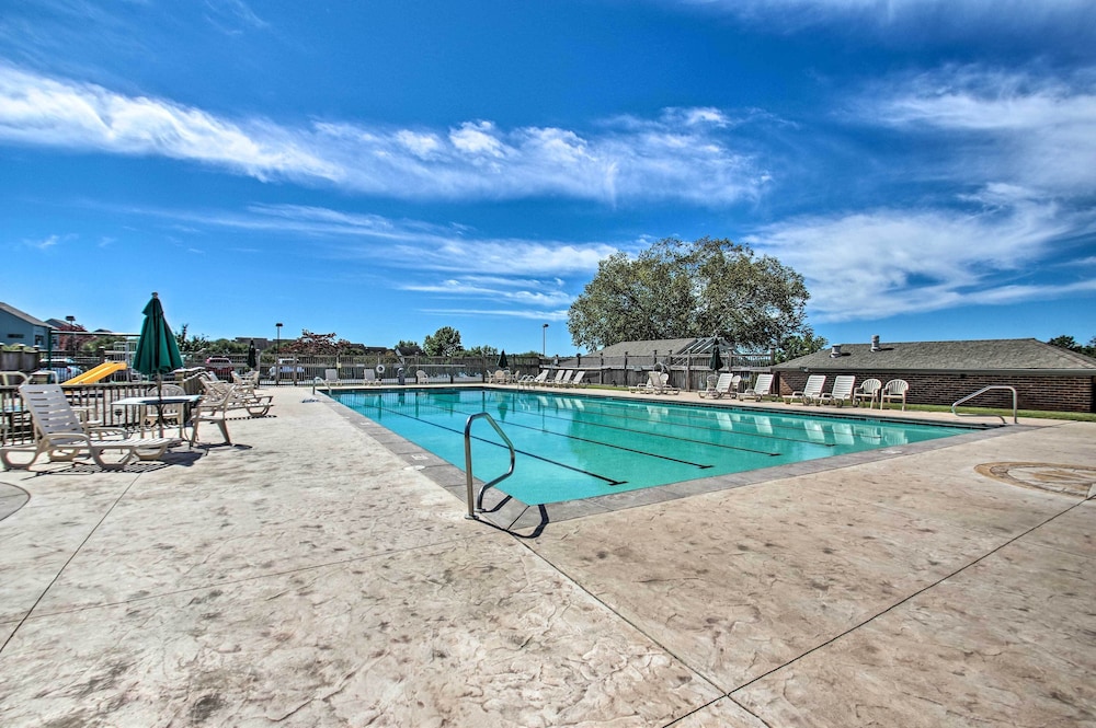 Dock + Pool Access: Condo on Smith Mountain Lake