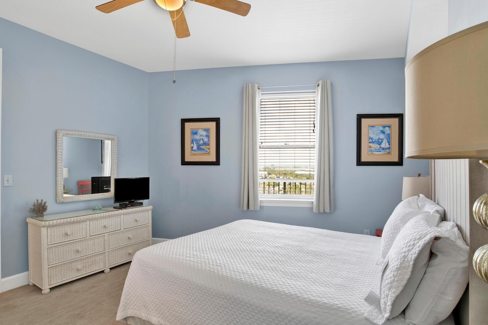 Grand Pointe 602
