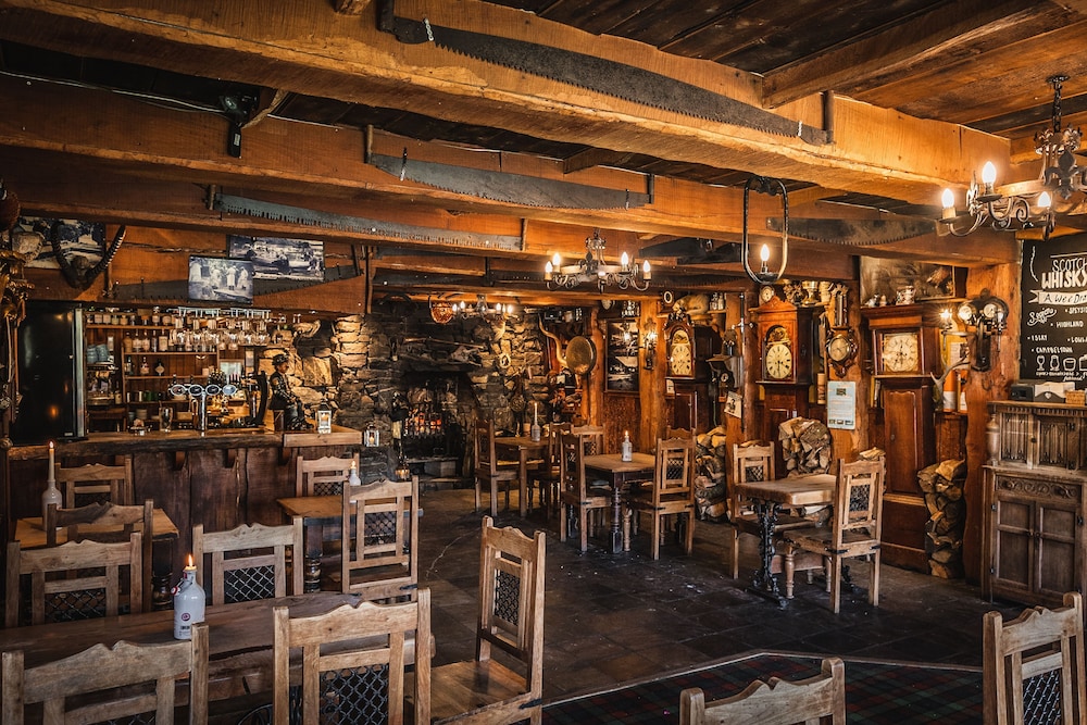 The Oak Tree Inn