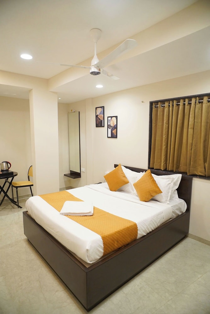 Hotel Visawa Residency Kolhapur