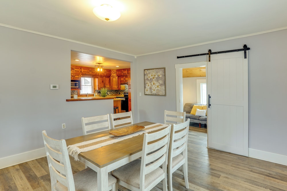 100-year-old Farmhouse in Fulton: 6 Mi to Town!