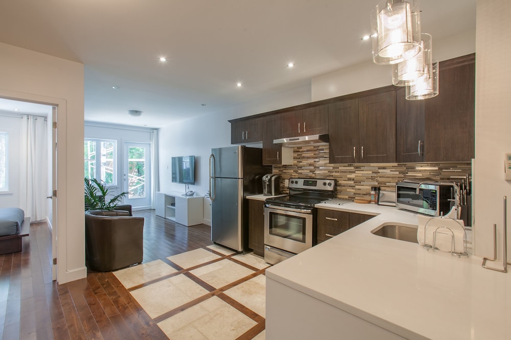 LMVR - LuxApt 3 - 7 bedrooms 2 bathrooms