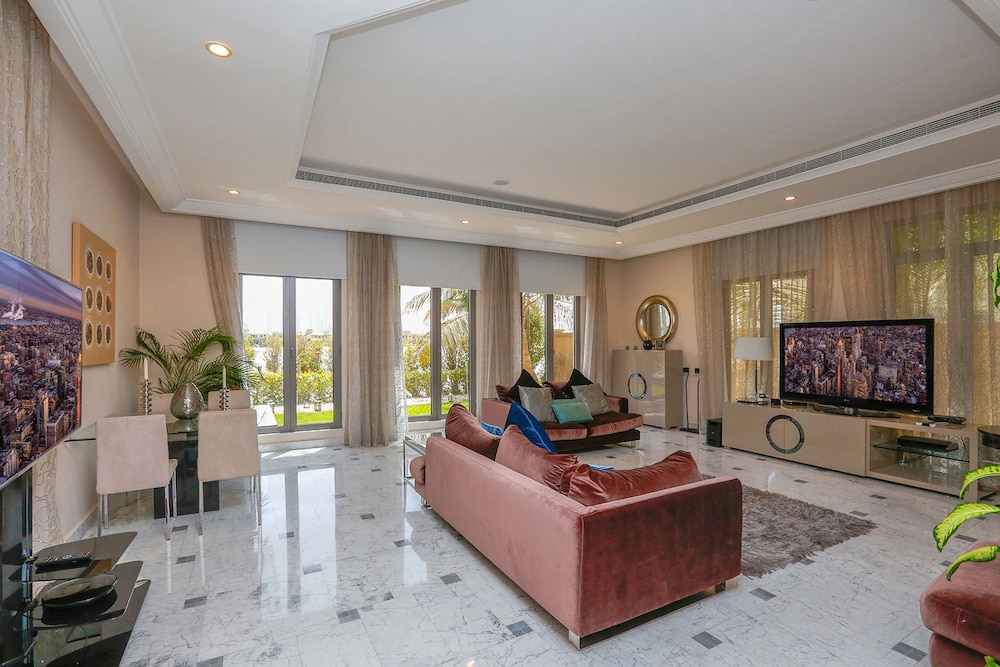 Kennedy Towers - Signature Villa L