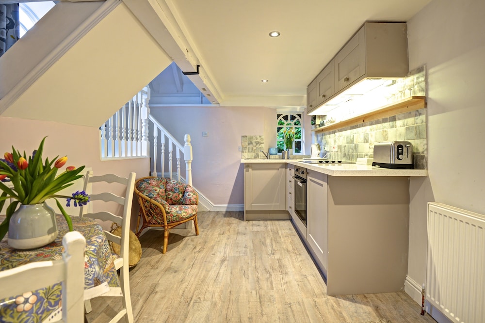 Holiday Cottages and North Star Apartment