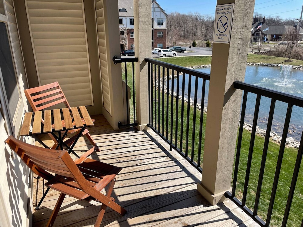 2BR Water Views W D Walkable Pool Gym