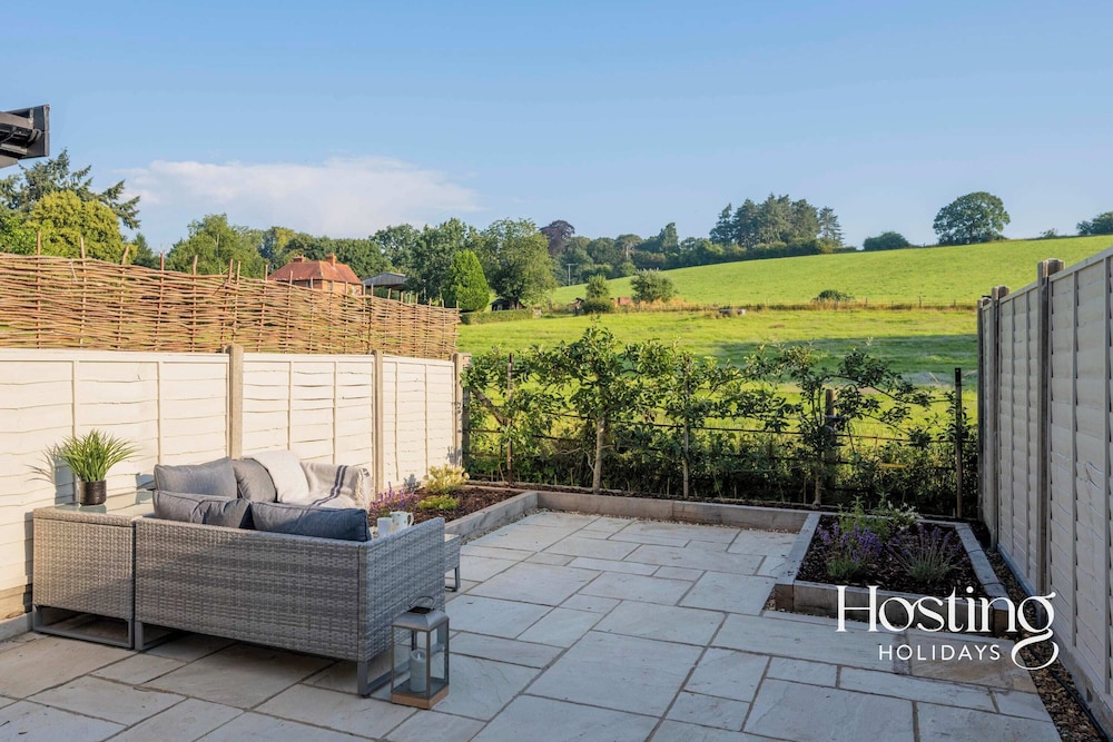 Cosy Countryside Cottage With Incredible Views view 2