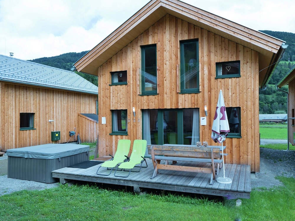 Majestic Chalet With Sauna