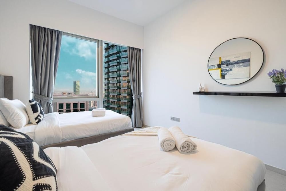 Roomszy Grande Residences Downtown Dubai