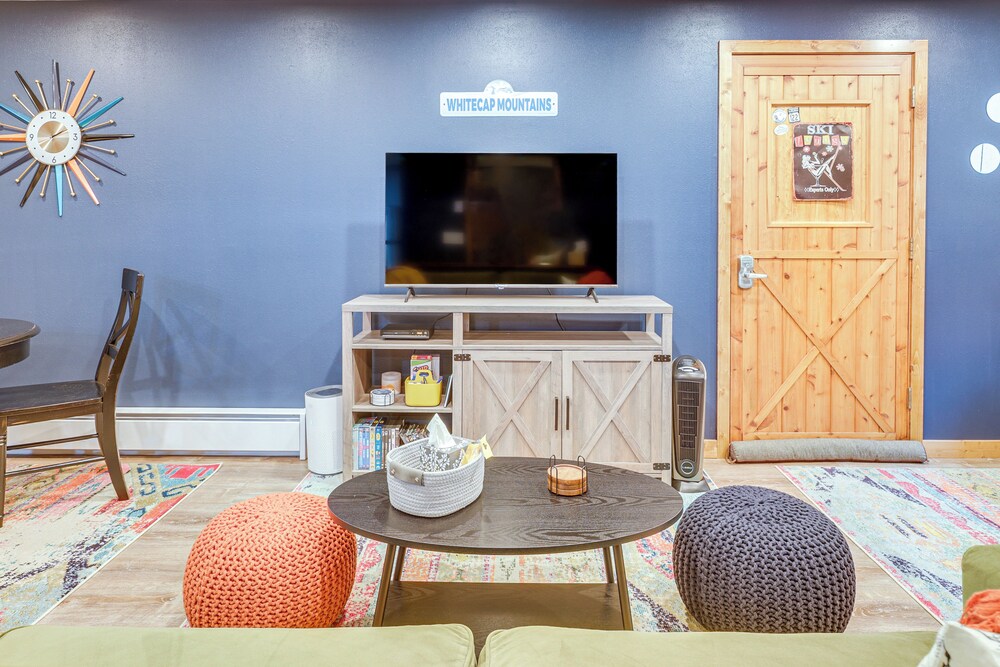 Ski-in/ski-out Condo in Upson - Walk to Lake