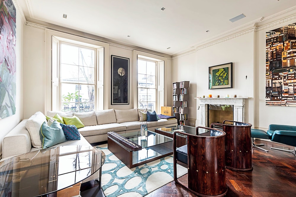 London Luxe Retreat: 5-bed Gem