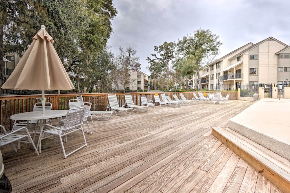 Walk to Beach: Bright Hilton Head Island Villa!