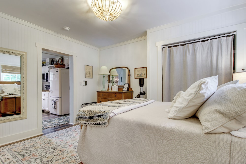 Shepard Cottage Near Wilmington & Wedding Venue