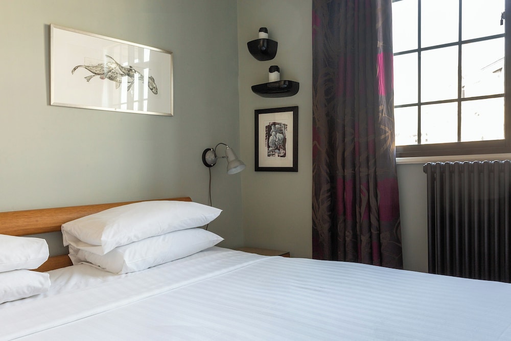 Cockspur Street by Onefinestay