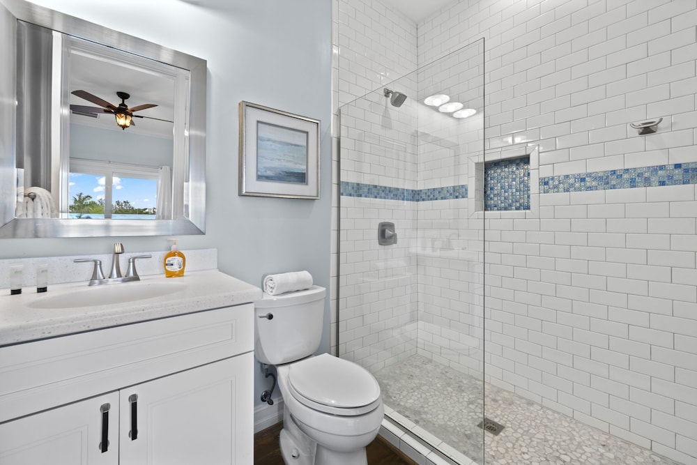 143 Catch And Relax: 5br Home W/ Pool & Spa! 5 Bedroom Home