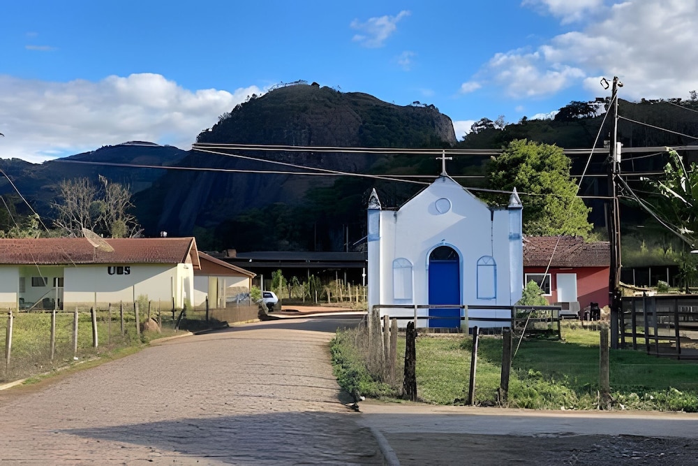 Espetacular casa em Gonçalves - MG 1