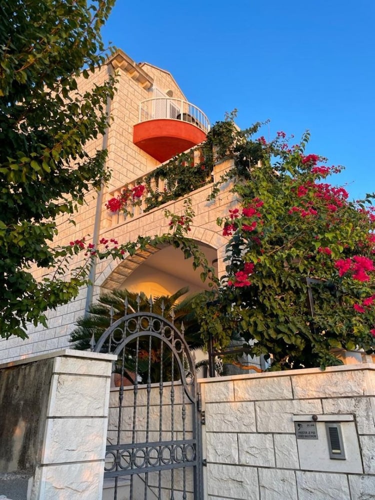 Villa Bouganvillea - sea View & Garden - A1 Deluxe view 3