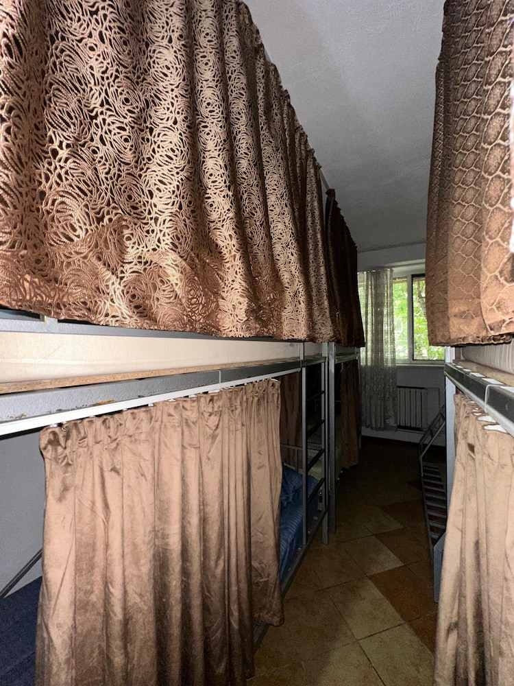 Rooms Tolebi.