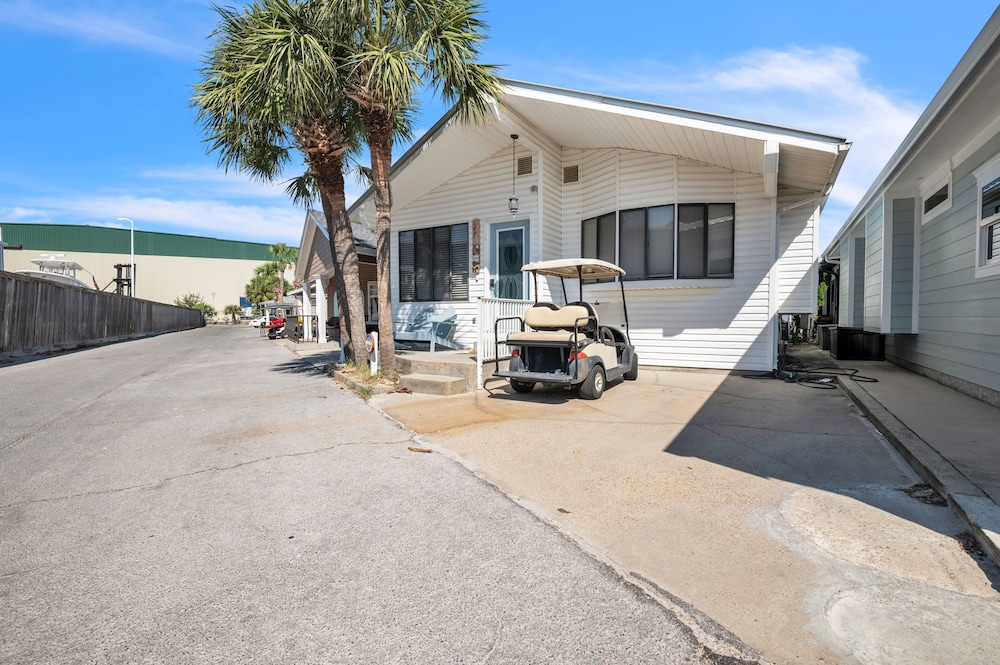Spacious Home With Beach Access 3 Bedroom Home