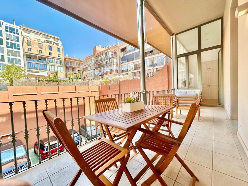 Designer s Three Bedroom Apartment With Terrace