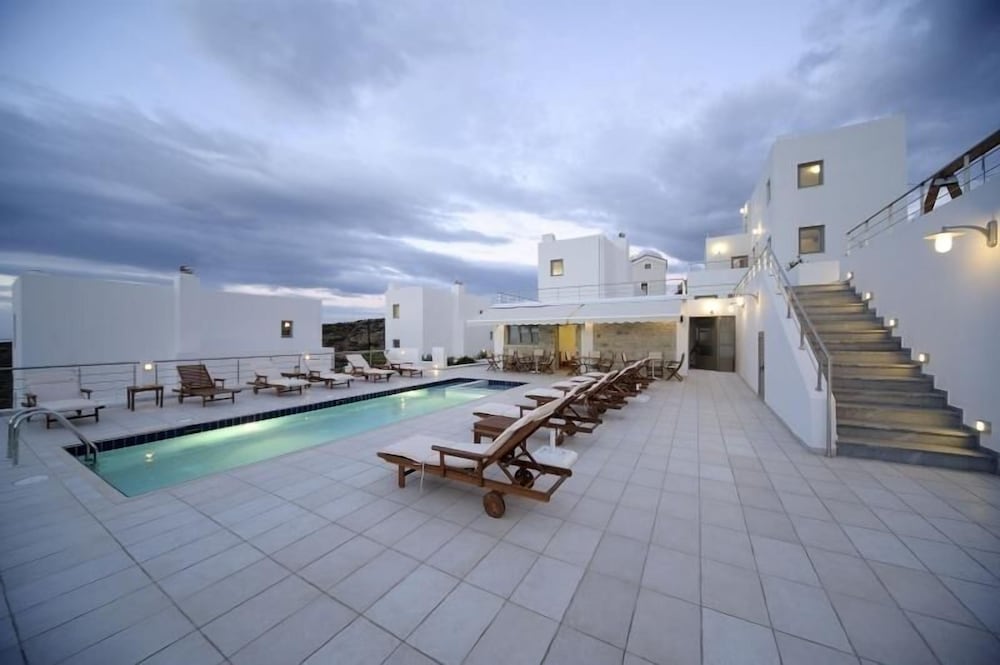 Lenikos Resort