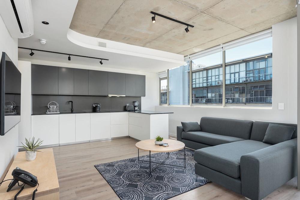 Luxury 2 Bedroom Mountain Views