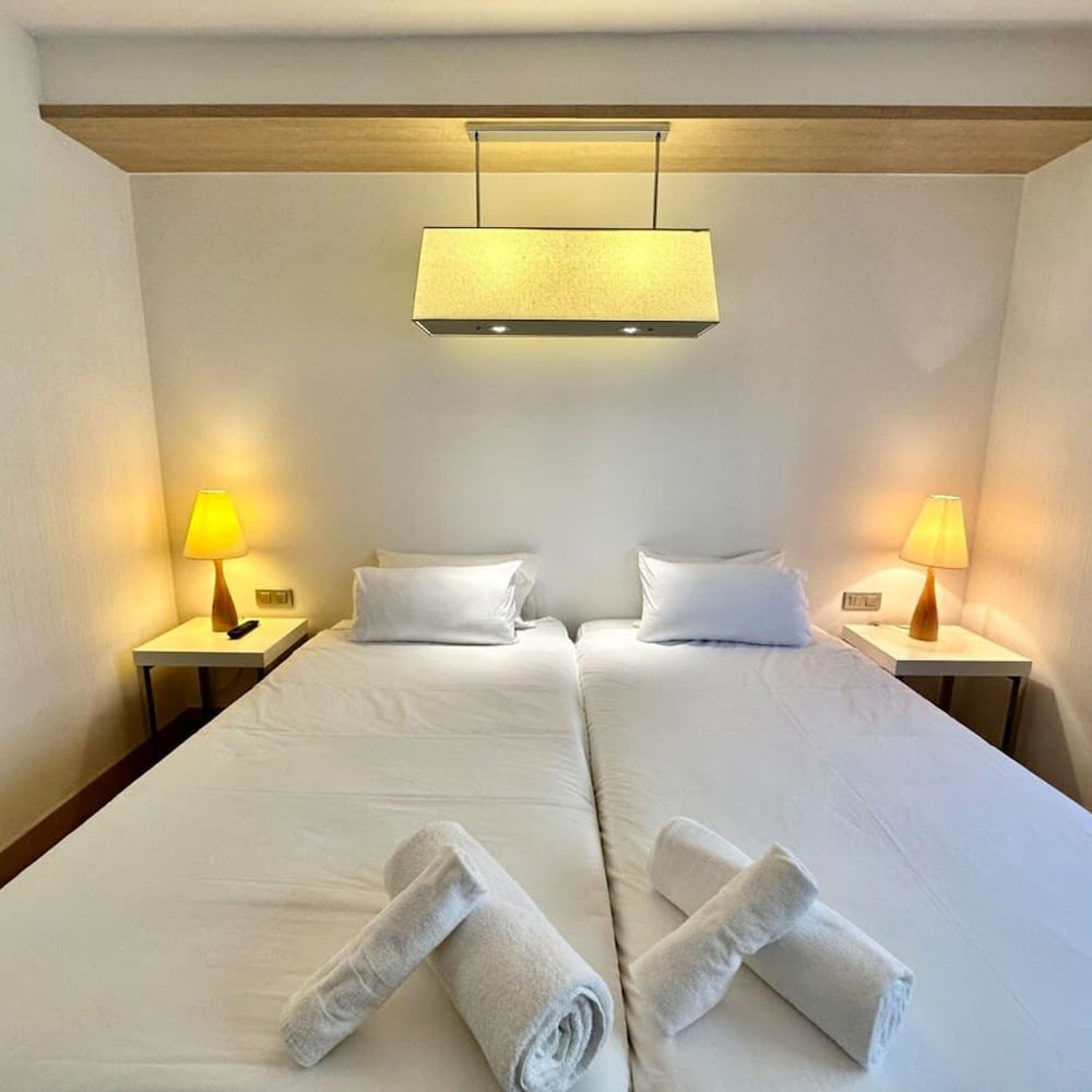Engracia Square 1-bedroom Apartment in Chamber