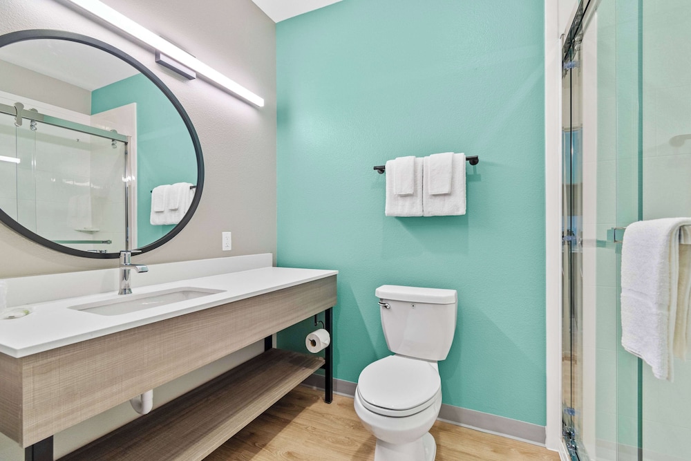 ECHO Suites Extended Stay by Wyndham Houston Katy West