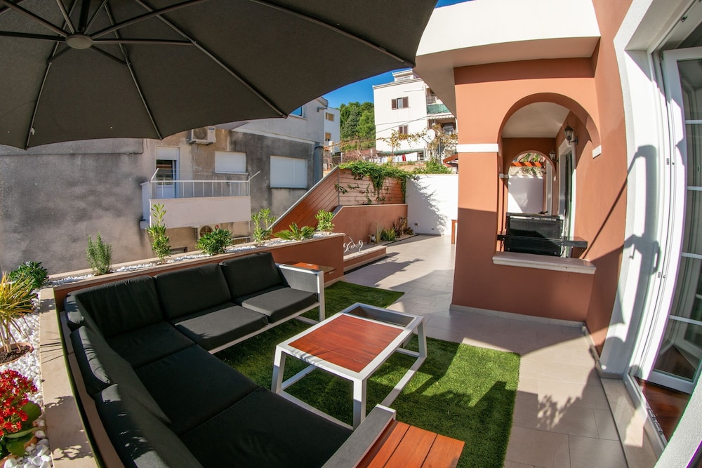 Luxury Apartment Eqanimity view 3