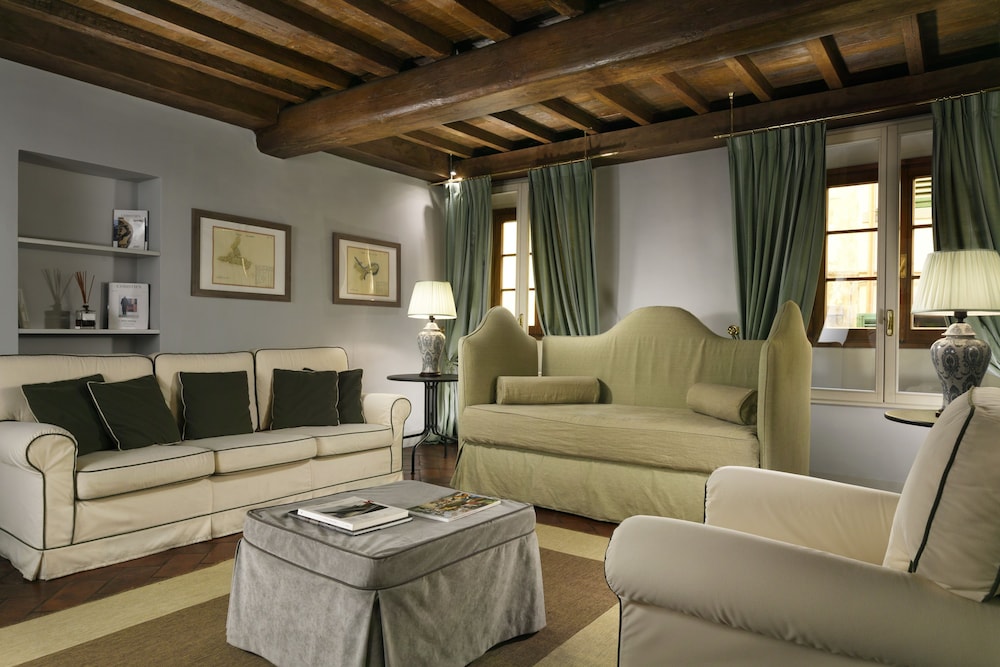 Al Palazzo del Marchese di Camugliano