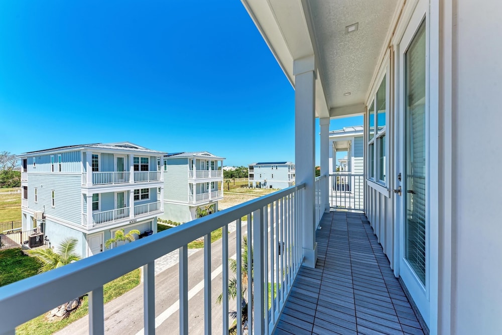 Sweet & Salty Beach House 3 Bedroom Home