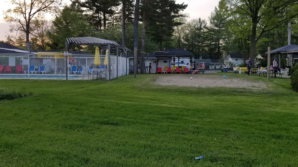 Wasaga Beach Inn And Cottages