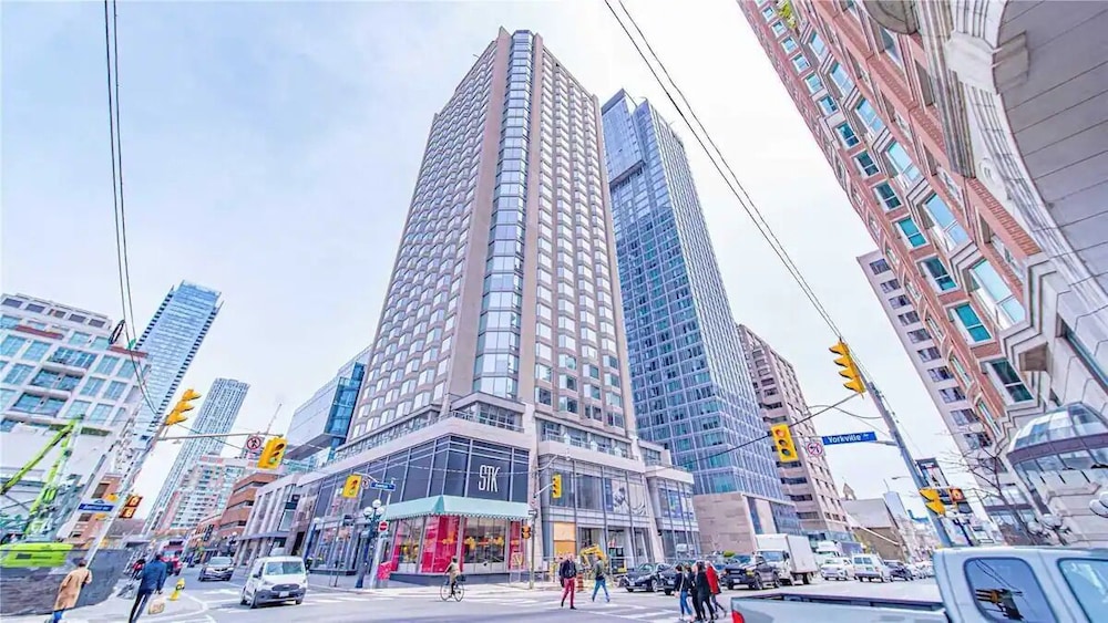 Yorkville Plaza Express-0