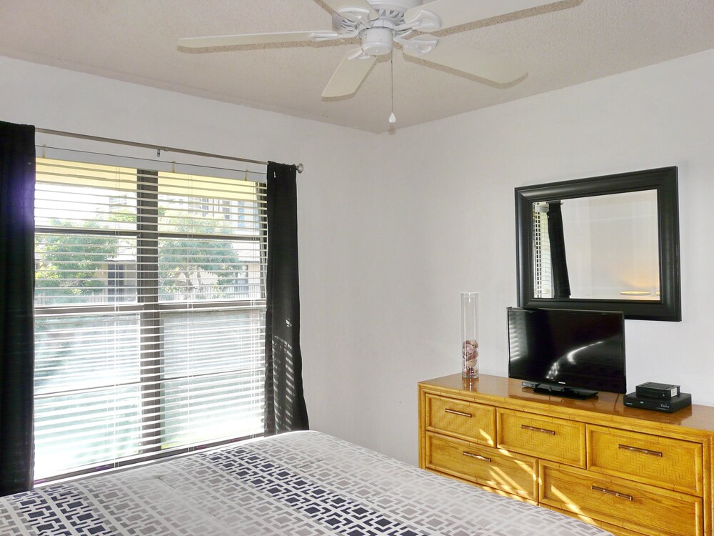 Inviting Condo With Pool Just a Steps From the Beach view 3