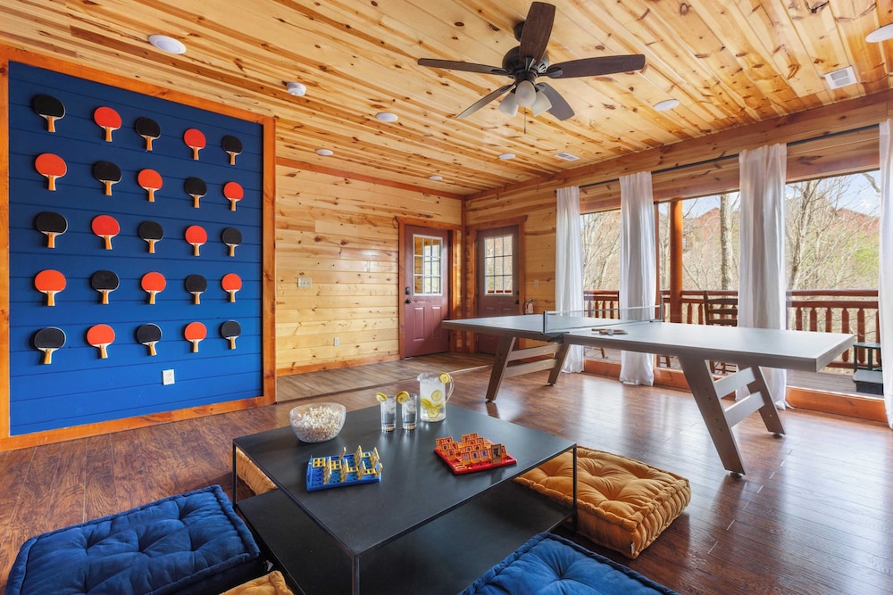 Sleeps 20! Indoor Pool & Home Theater Redesigned Boulder Ridge by Avantstay
