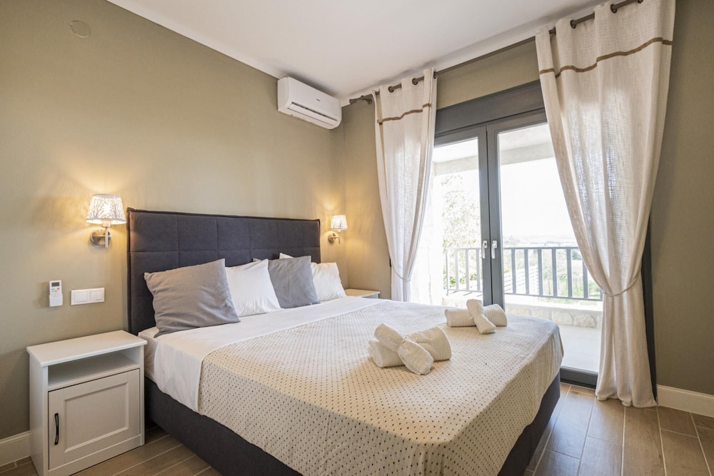 Villa Anna by Travel Pro Services view 2