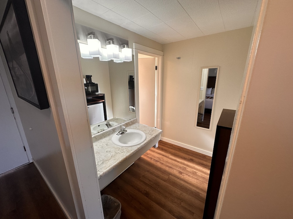 Astoria Crest Motel