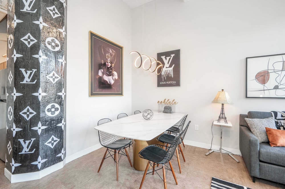 The 333 Suites 301 - Suite for 6
