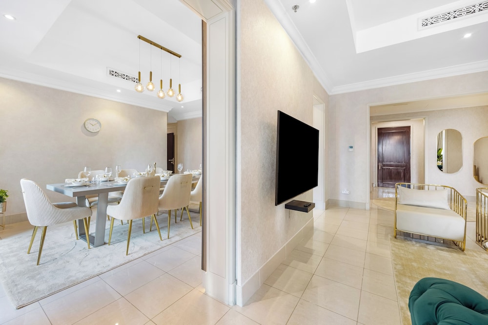 Durrani Homes - Heaven on Earth collection 5BR with panorama Burj Khalifa and fountain views