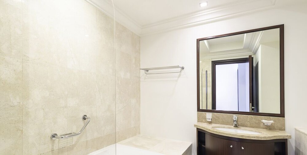 LUX The Grandeur Palm Garden View Suite