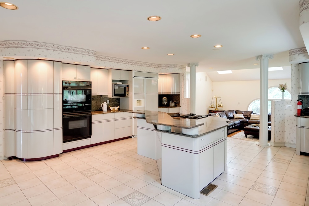 Luxury Mansion Rental w/ Rec Room in Niskayuna!