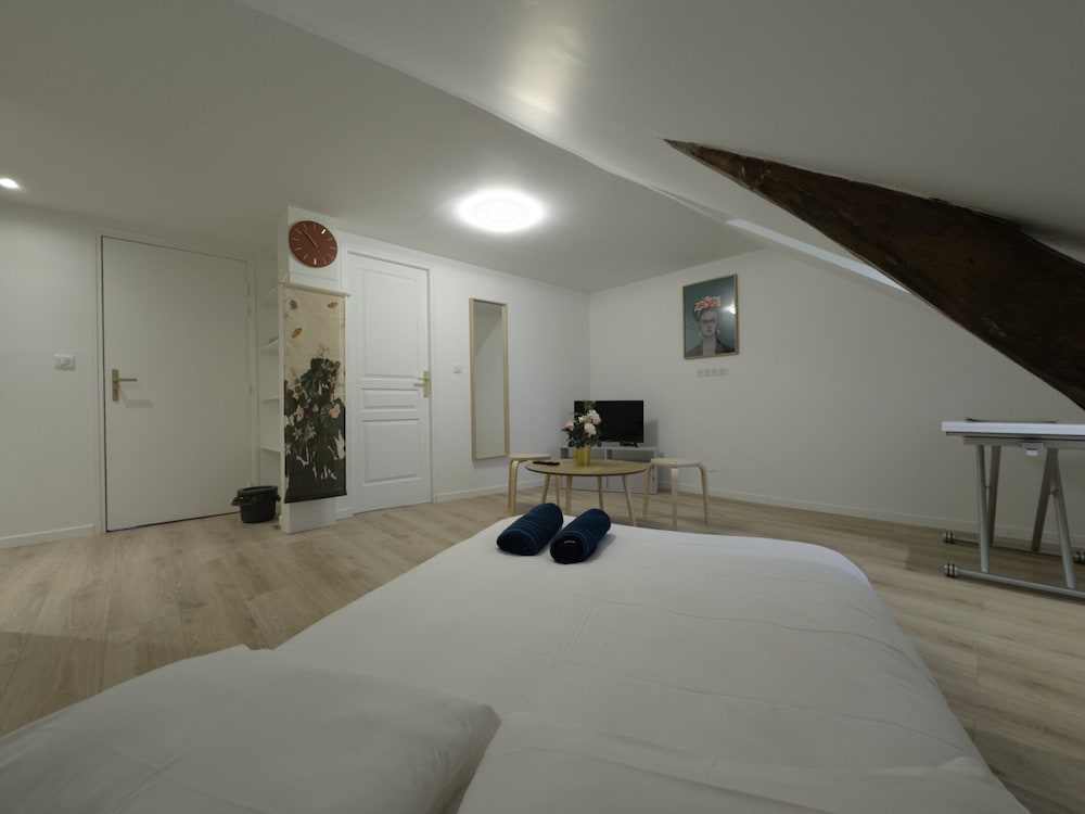 Modern Comfort in the Heart of Le Mans