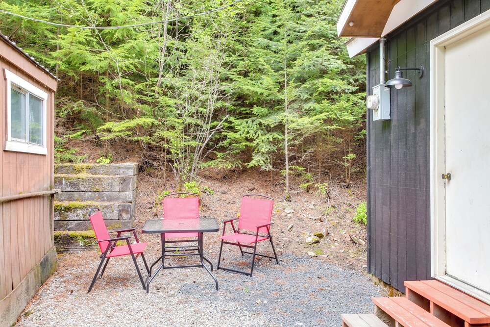 Hike & Fish: Mountain Getaway in Avery!