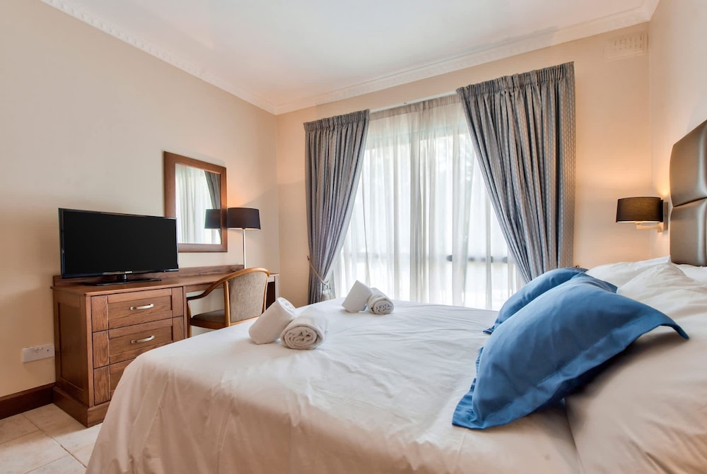 Villa Narcis - 2 Bedroom Villa With Private Pool