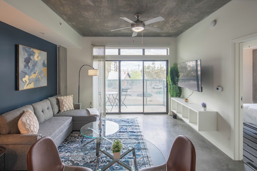 ROVE LIVING/KL - Roosevelt Point