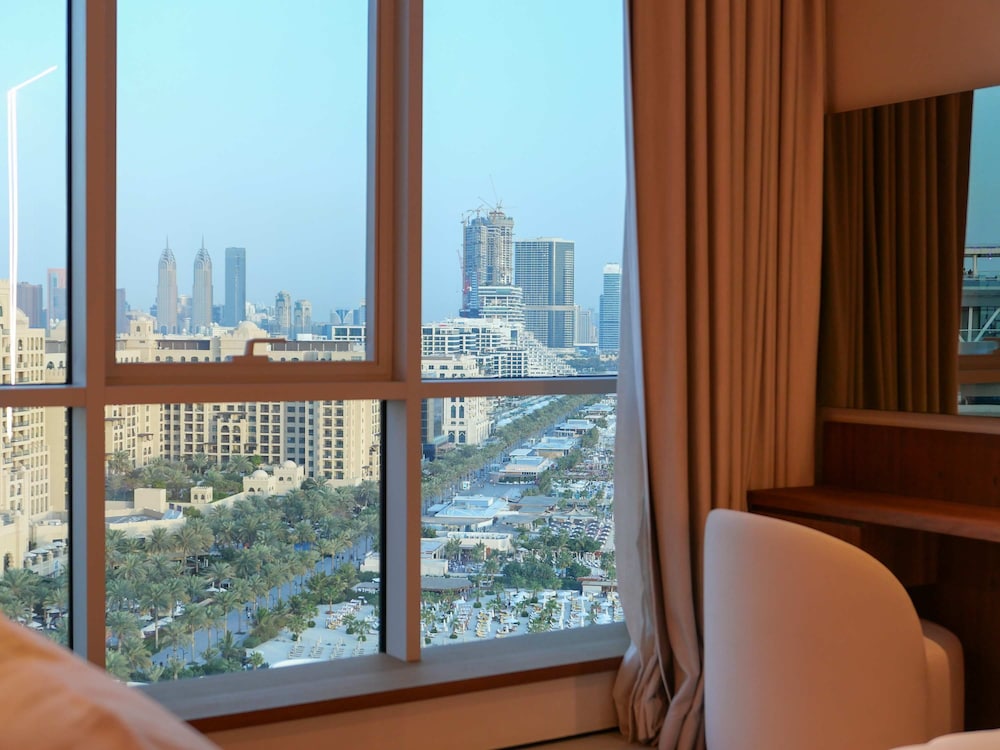 High End 4BR Penthouse With Private Pool and Skyline Views