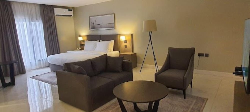 Maxx Apartments
