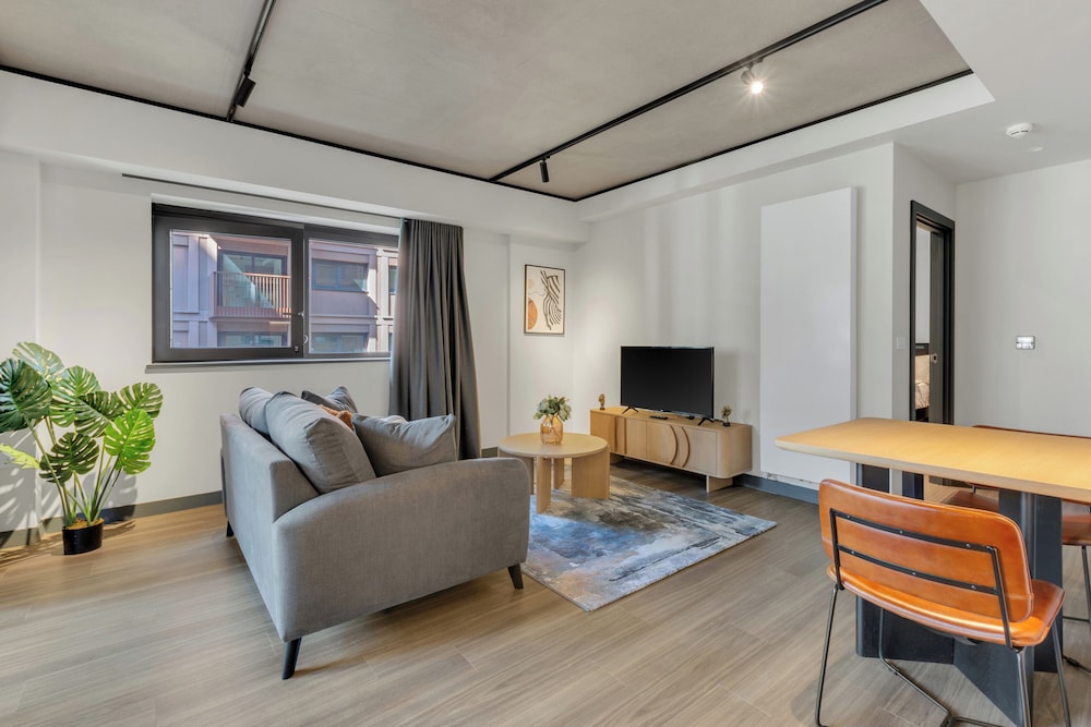 Vibrant Apartments at Luna near Wembley Park by MySquare